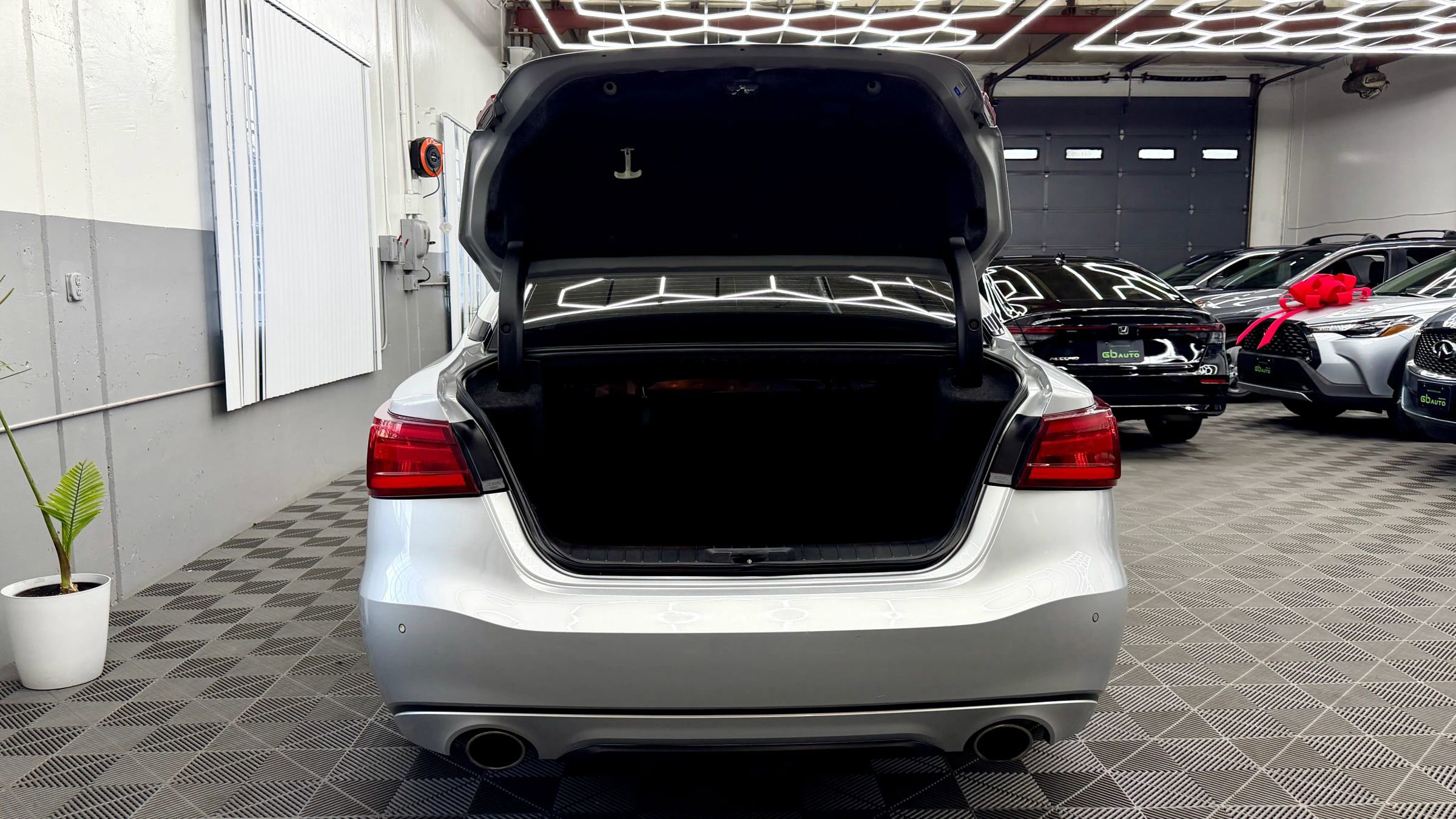 Used 2018 Nissan Maxima 3.5 SV image 13