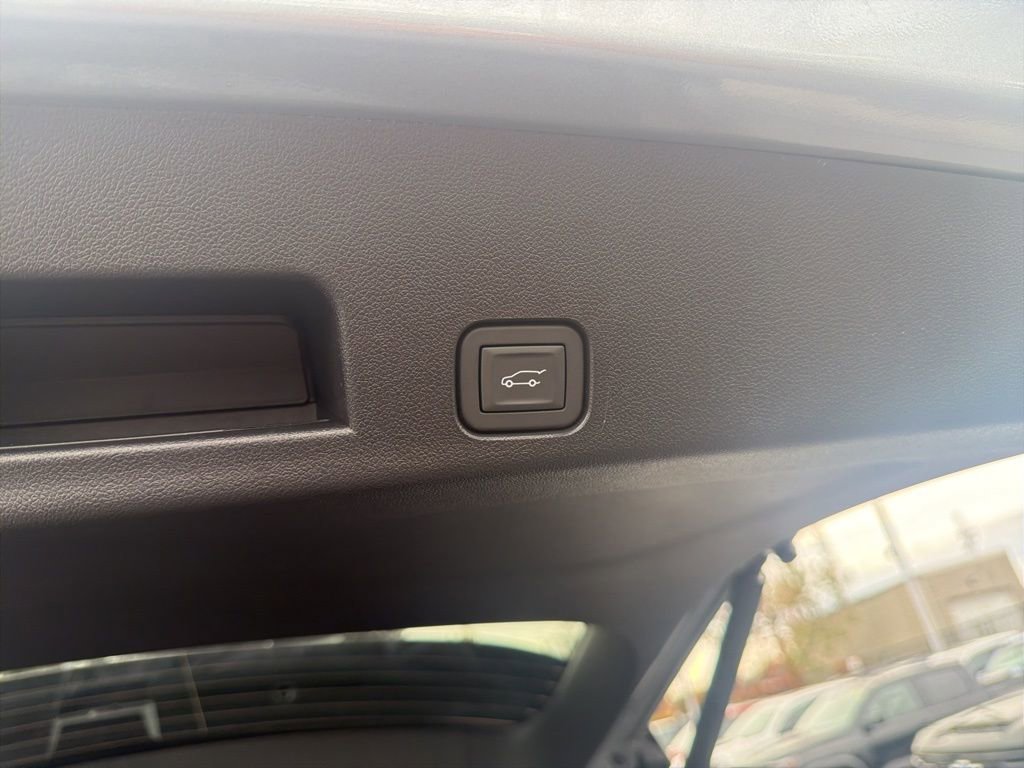 New 2026 Chevrolet Traverse LT w/ Midnight/Sport Edition image 49