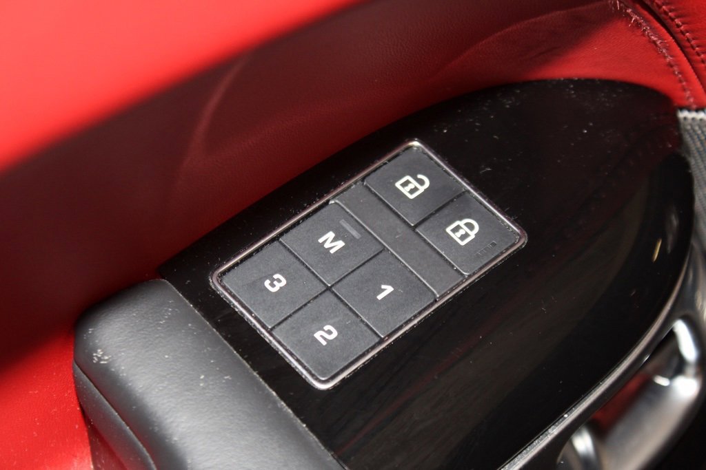 Used 2021 Land Rover Range Rover Sport SVR image 15