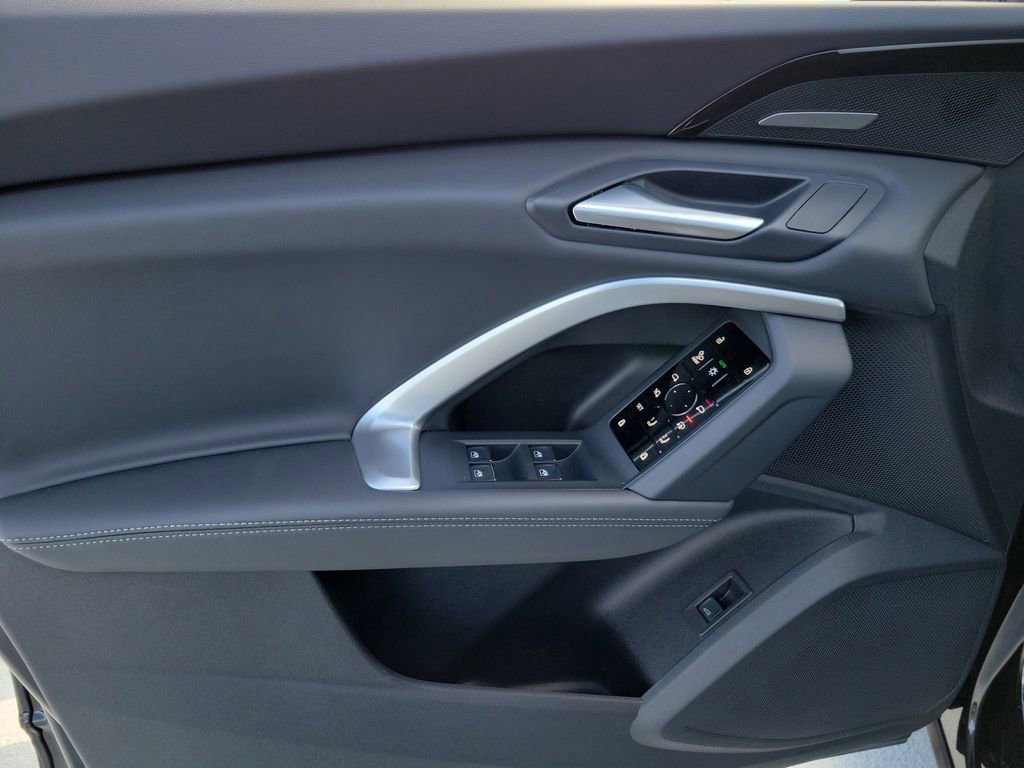 New 2025 Audi Q5 Premium Plus image 18