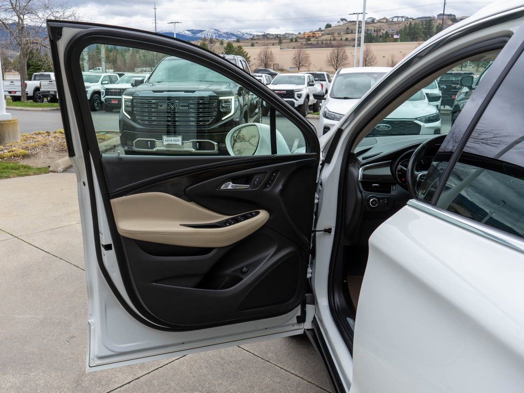 Used 2019 Buick Envision Essence w/ LPO, Active Package image 18