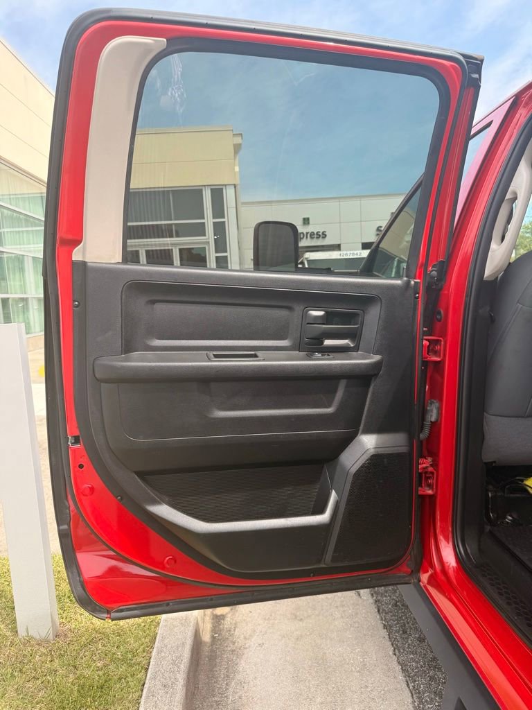 Used 2018 RAM 3500 Tradesman w/ Chrome Appearance Group image 18