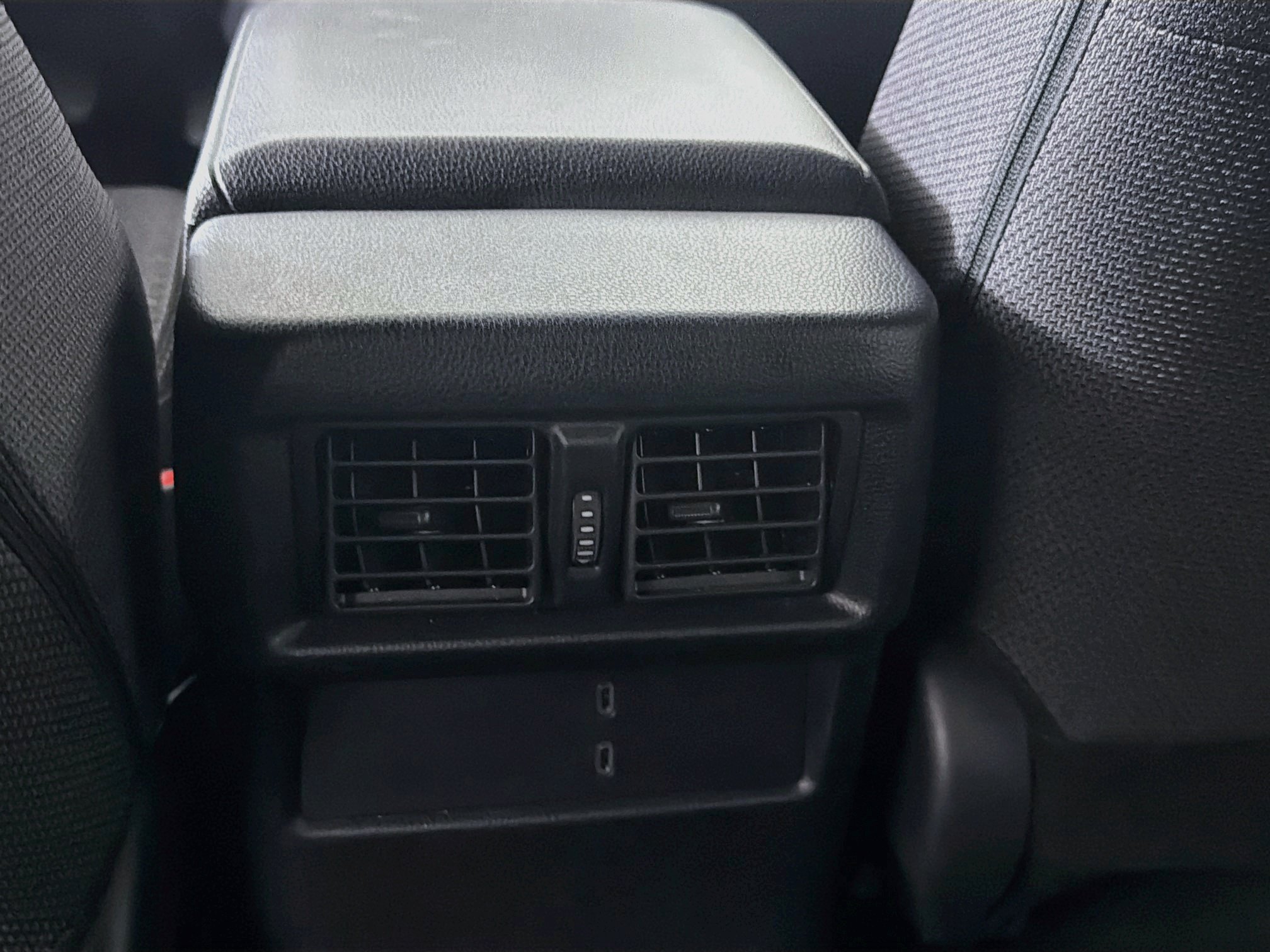 Used 2025 Toyota 4Runner SR5 AWD/4WD image 25