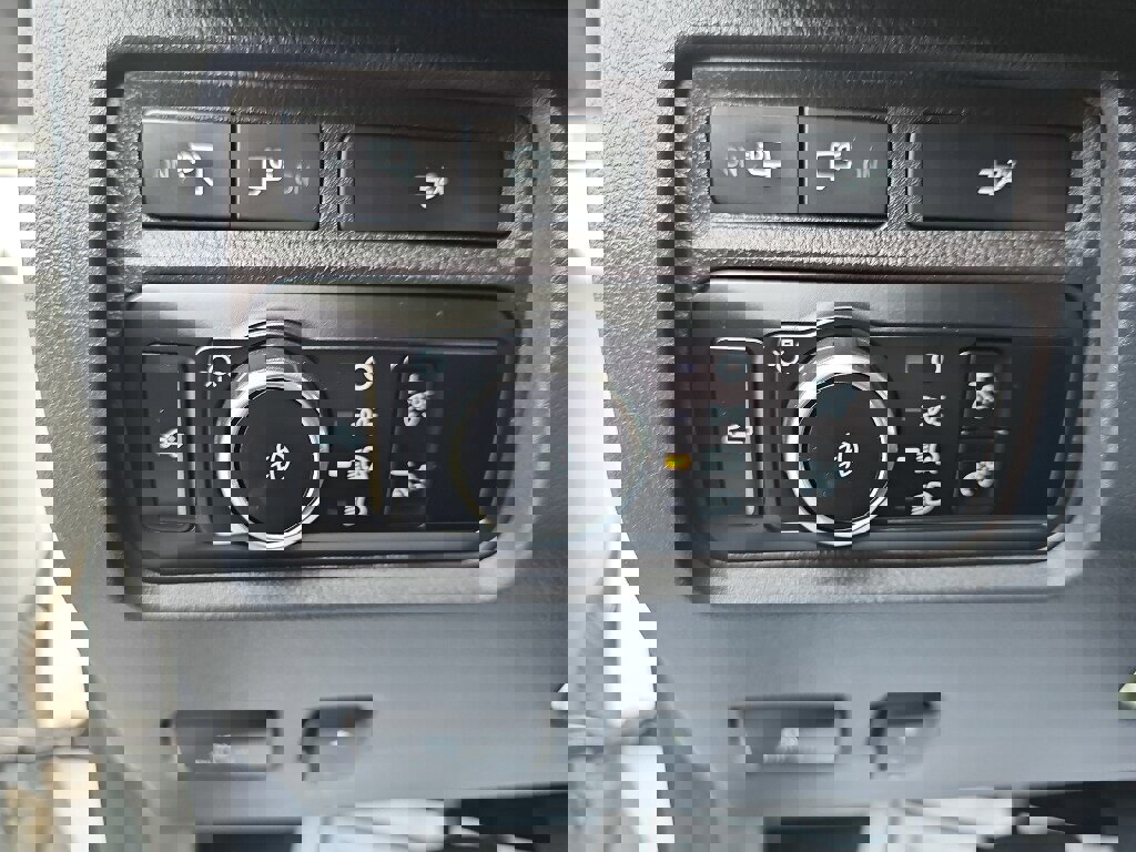 Used 2024 Ford F250 Lariat w/ Black Appearance Package image 11