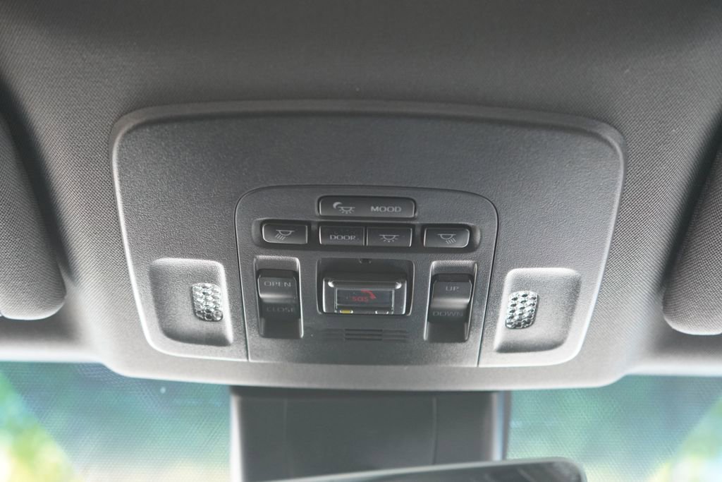 Used 2022 Toyota Avalon Limited w/ Advanced Safety Package FWD image 24