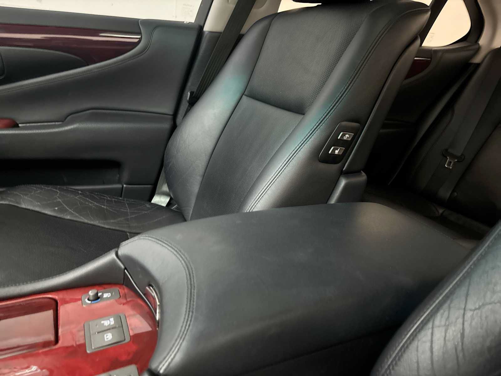 Used 2010 Lexus LS 460 w/ Comfort Pkg RWD image 22