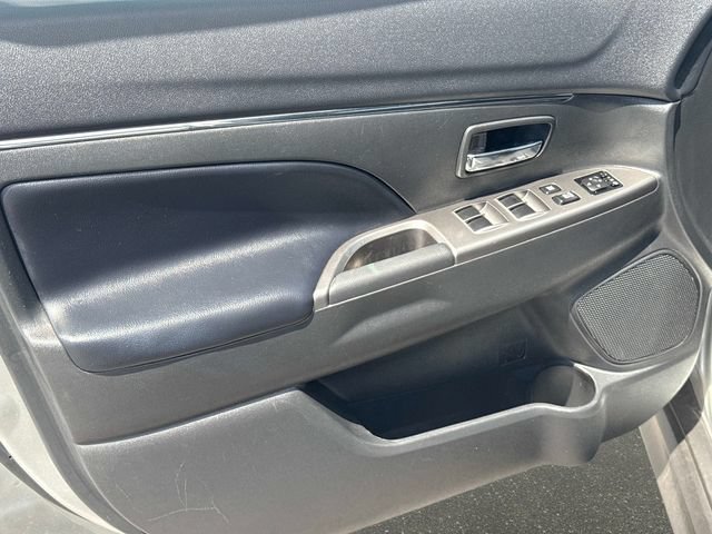 Used 2025 Mitsubishi Outlander Sport AWD image 14