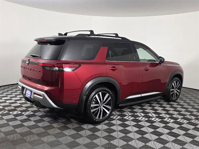 Used 2024 Nissan Pathfinder Platinum w/ Lighting Package (N93) image 3