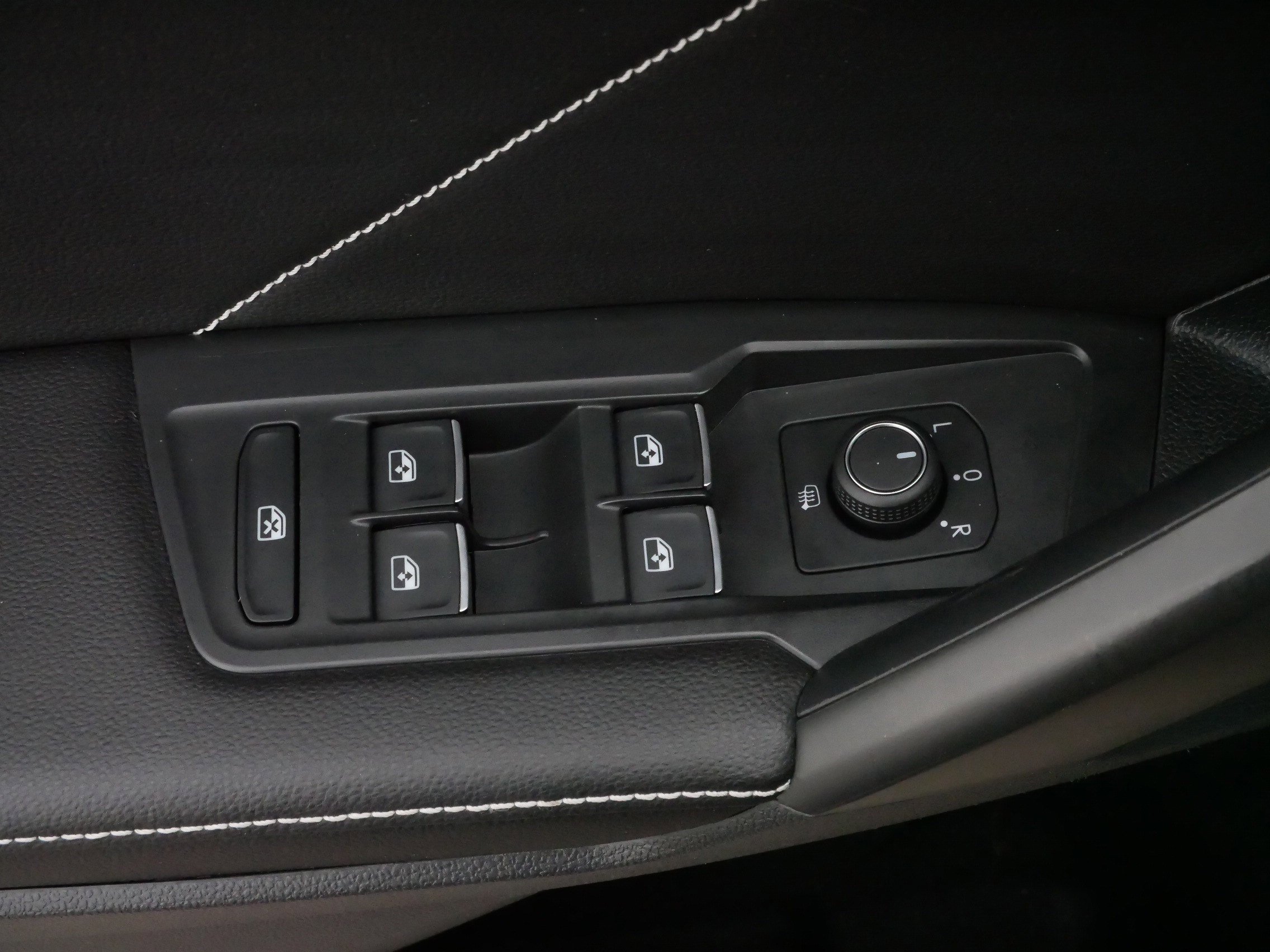 Certified 2022 Volkswagen Tiguan SE image 20