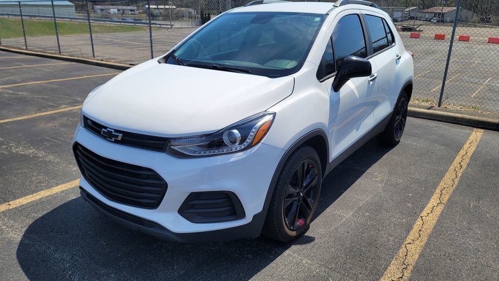 Used 2018 Chevrolet Trax LT w/ Redline Edition image 2