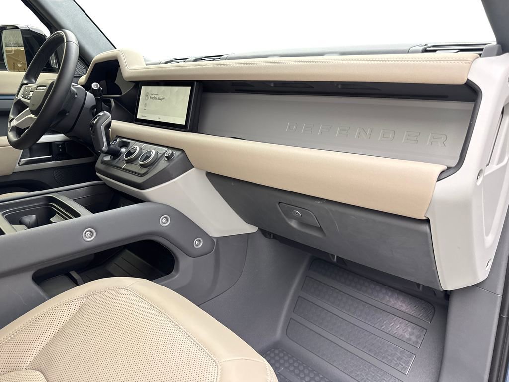 Used 2023 Land Rover Defender 110 SE AWD/4WD image 53
