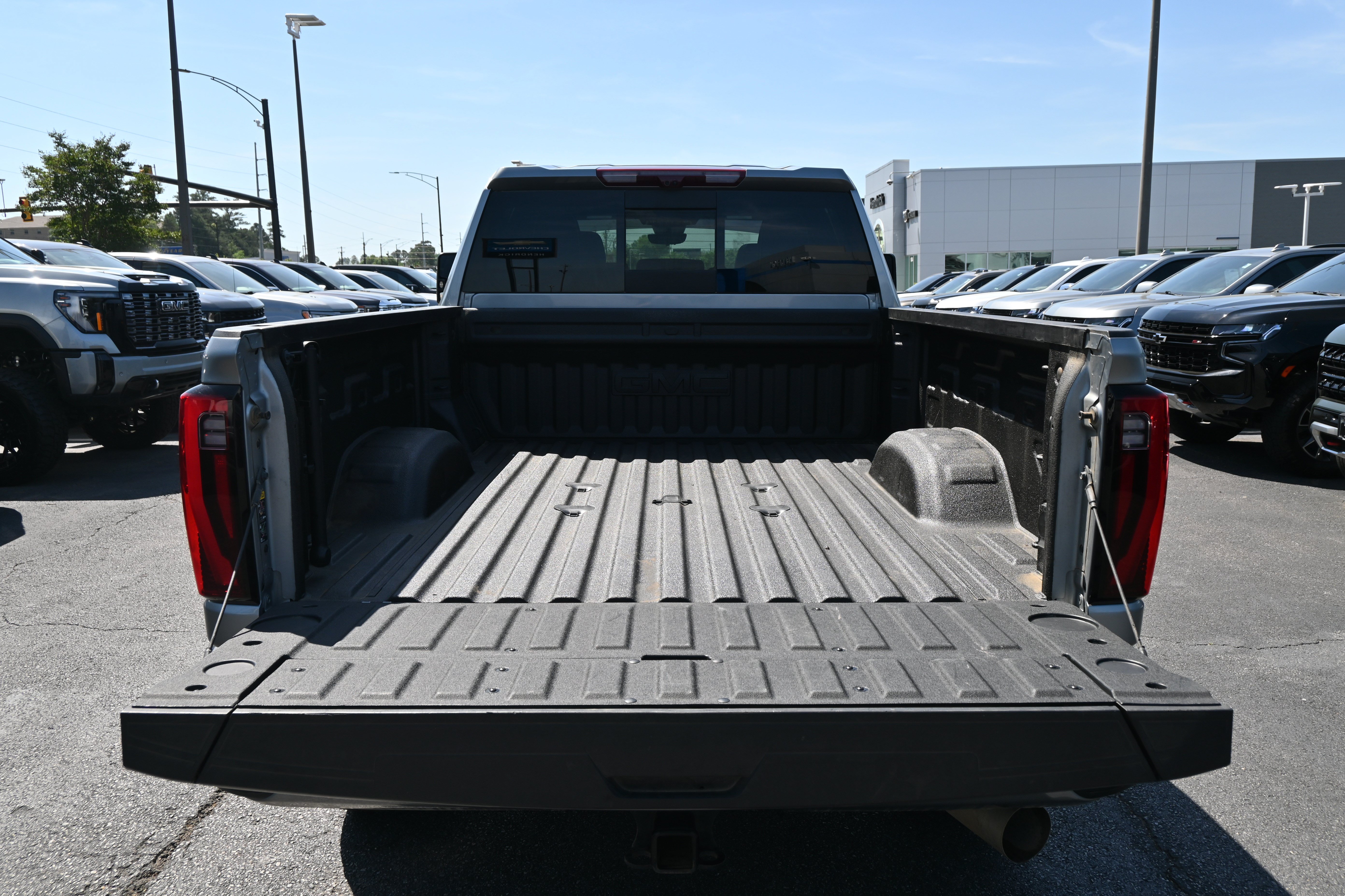 Used 2025 GMC Sierra 2500 Denali Ultimate w/ Max Trailering Package AWD/4WD image 36