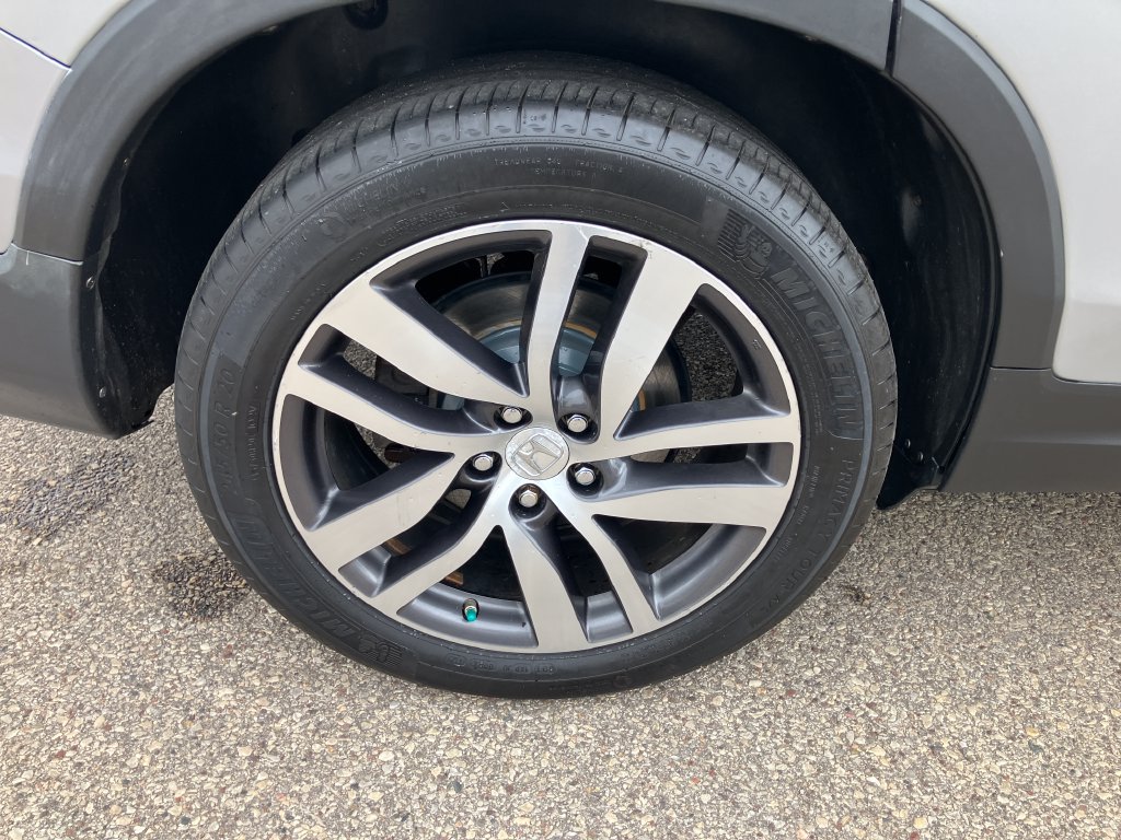 Used 2016 Honda Pilot Touring image 19