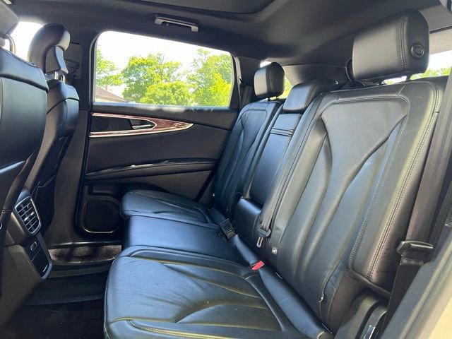 Used 2016 Lincoln MKX Reserve w/ Technology Package FWD image 15