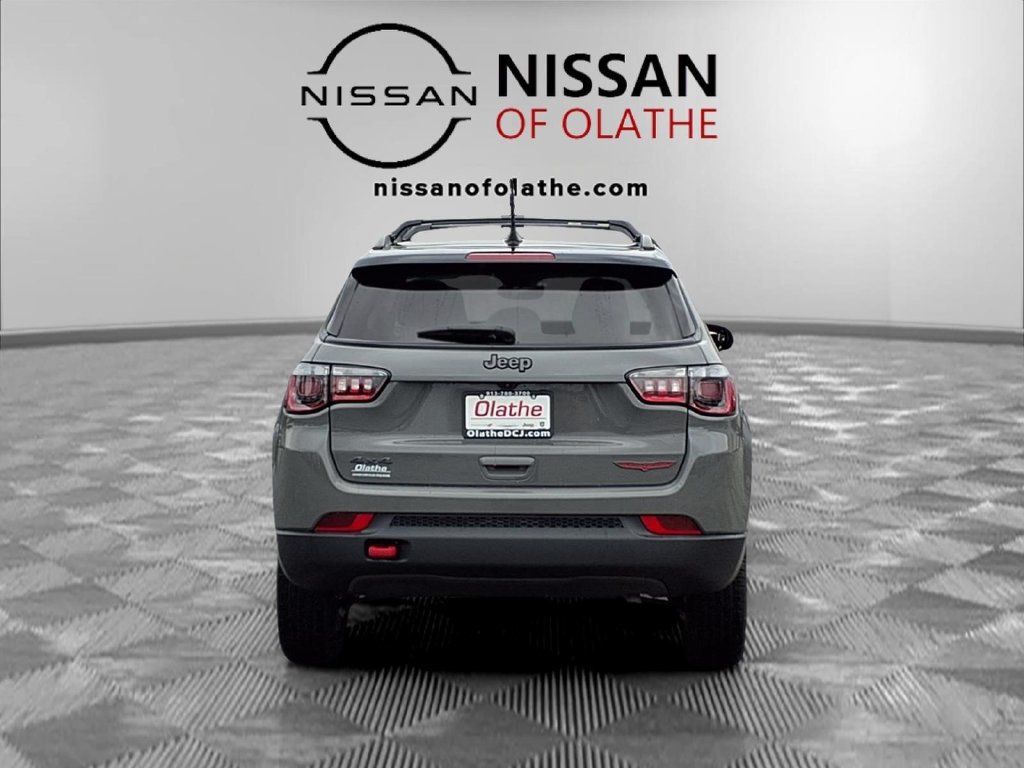 Used 2022 Jeep Compass Trailhawk w/ Sun and Sound Group AWD/4WD image 27
