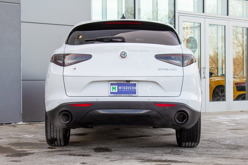 Used 2024 Alfa Romeo Stelvio Sprint image 9