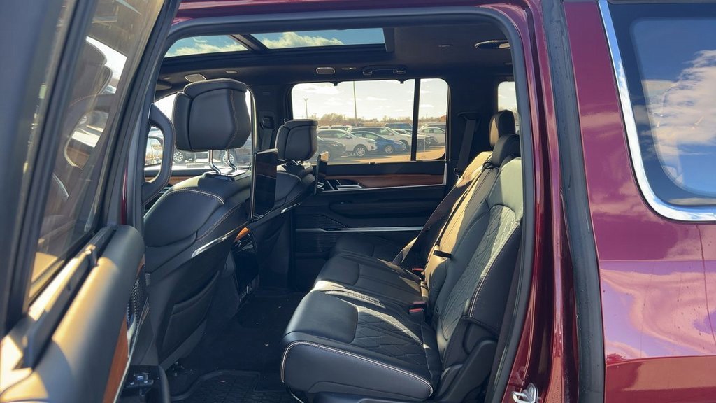 Used 2024 Jeep Grand Wagoneer Series III w/ Rear Seat Video Group 1 image 9