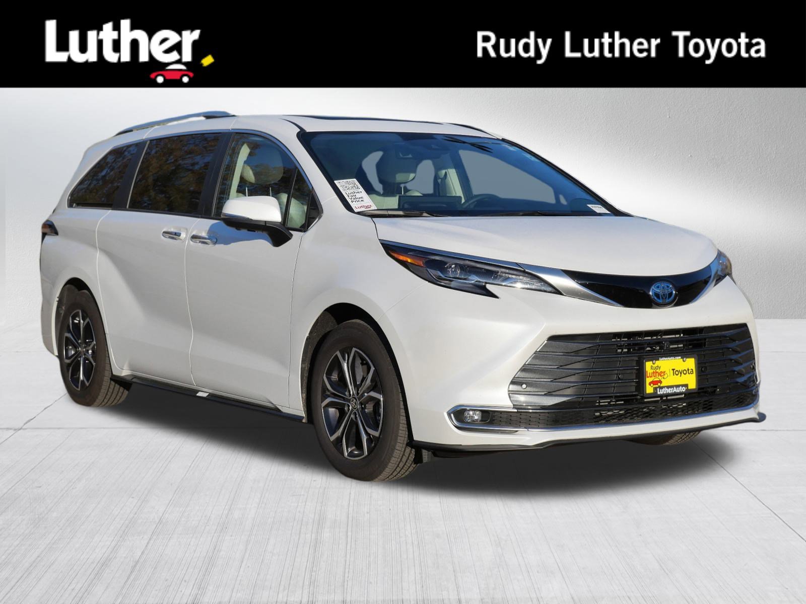 Used 2025 Toyota Sienna Platinum