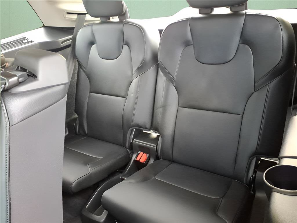 Used 2023 Volvo XC90 B5 Core image 8