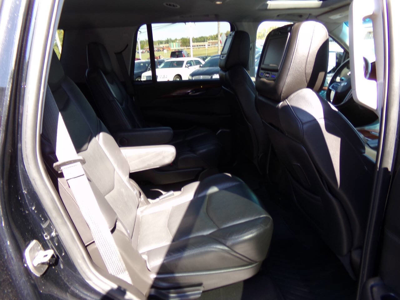 Used 2019 Cadillac Escalade Luxury image 27