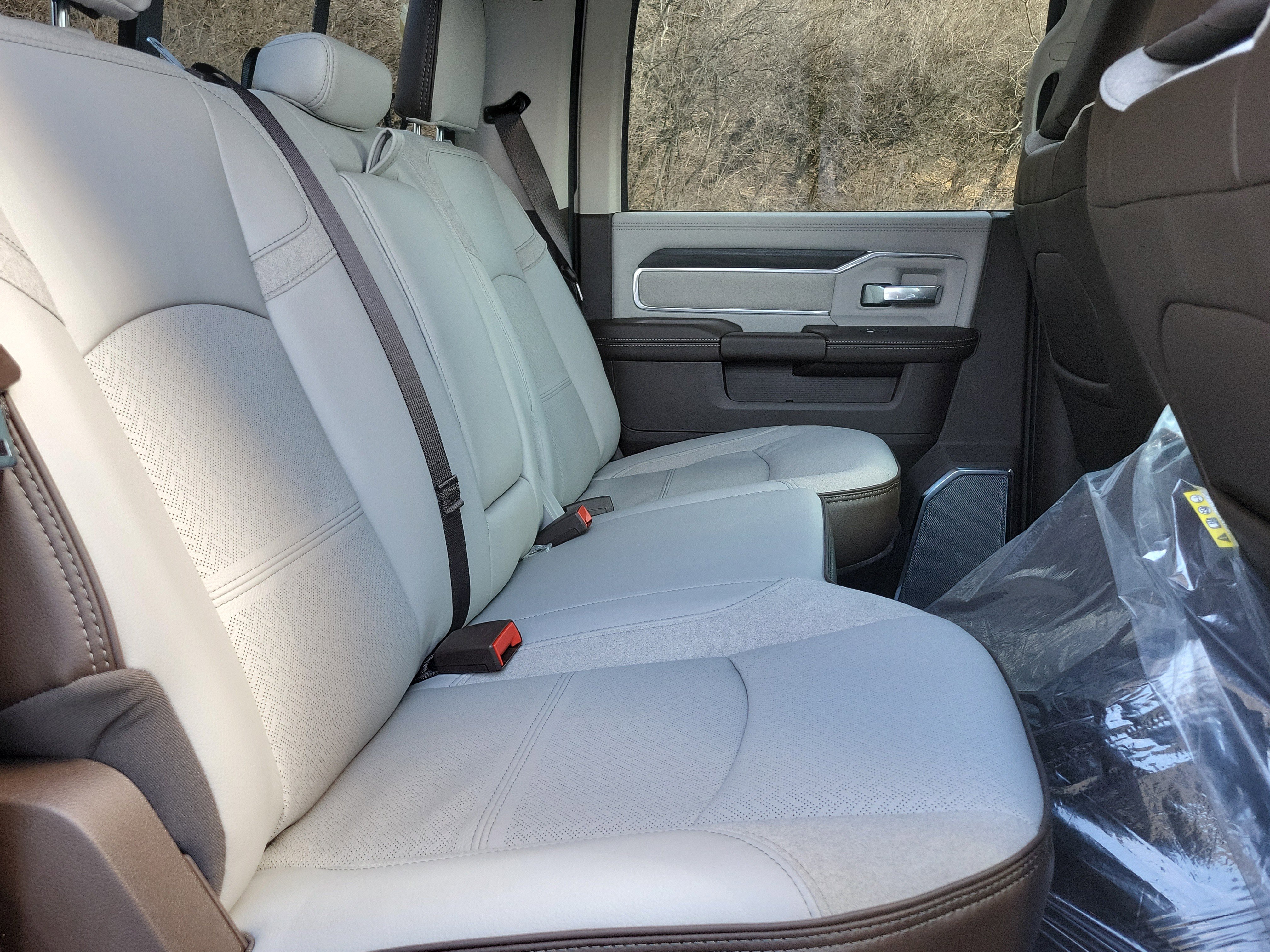 New 2026 RAM 2500 Laramie AWD/4WD image 25