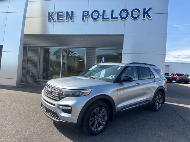 Certified 2023 Ford Explorer XLT w/ Equipment Group 202A AWD/4WD image 2