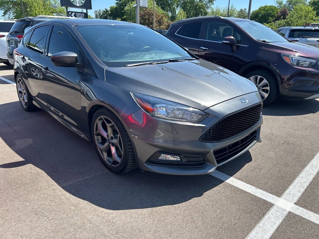 Used 2018 Ford Focus ST FWD image 3