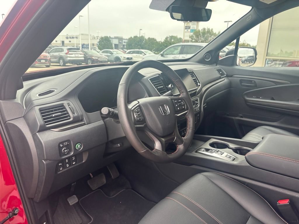 Used 2025 Honda Ridgeline TrailSport image 11
