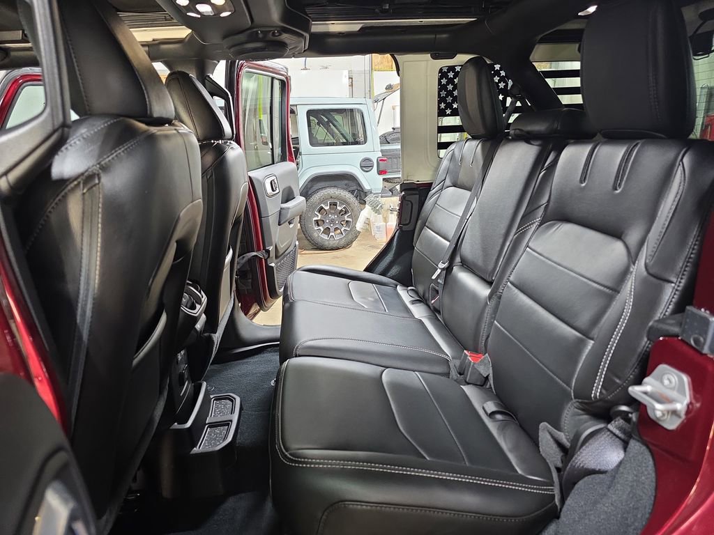 Used 2022 Jeep Wrangler Unlimited Sahara w/ Cold Weather Group image 13