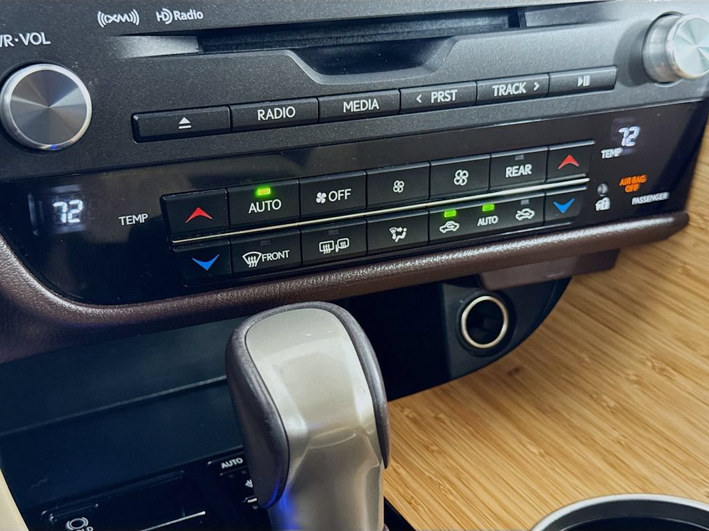 Used 2018 Lexus RX 350L FWD image 16
