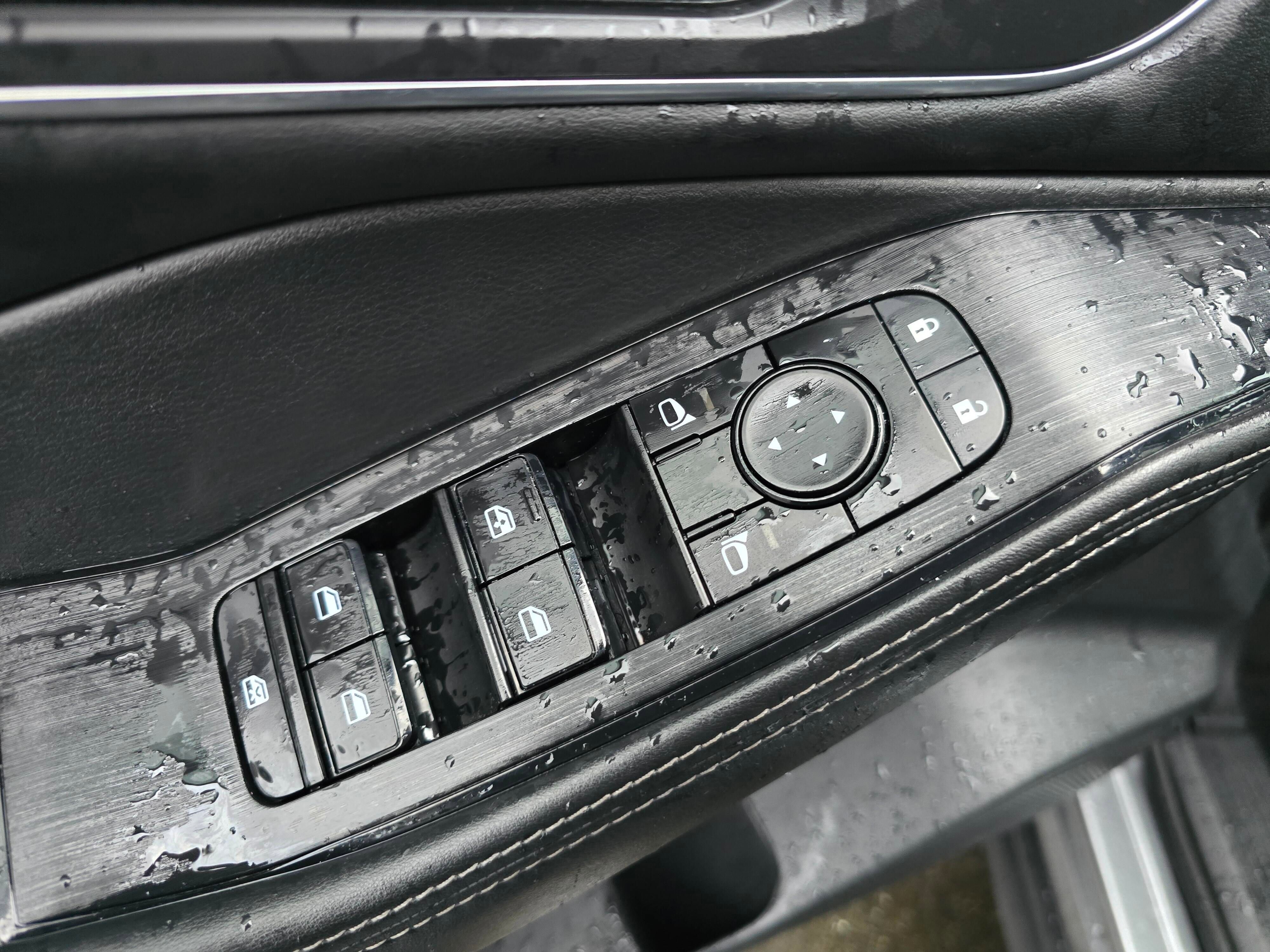 Used 2021 Nissan Rogue SV w/ Premium Package image 26