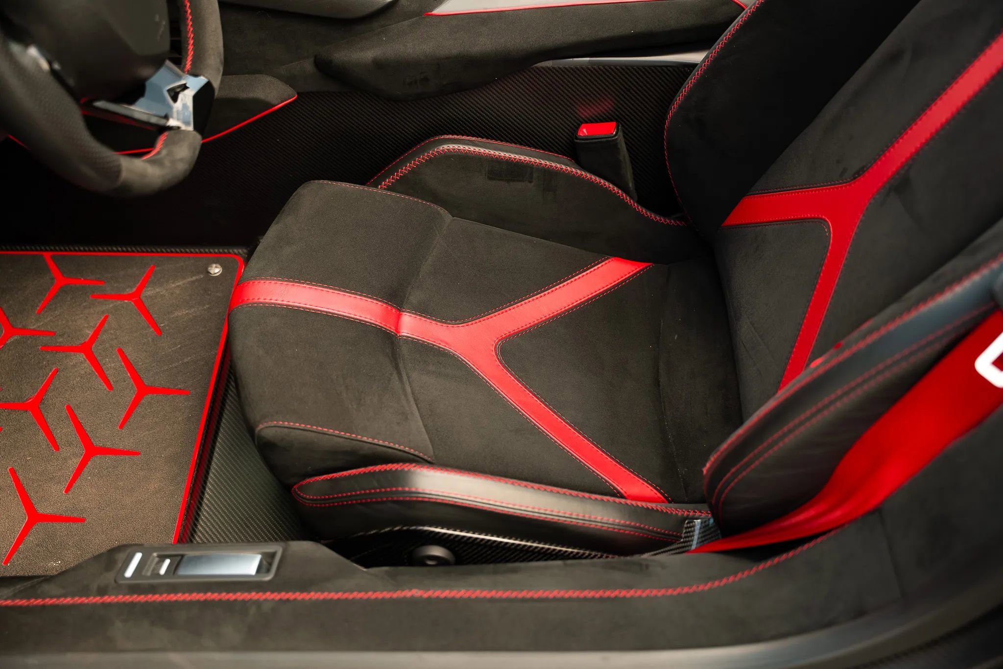 Used 2021 Lamborghini Aventador SVJ AWD/4WD image 11