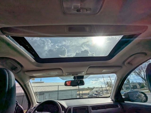 Used 2022 Honda HR-V EX-L image 16