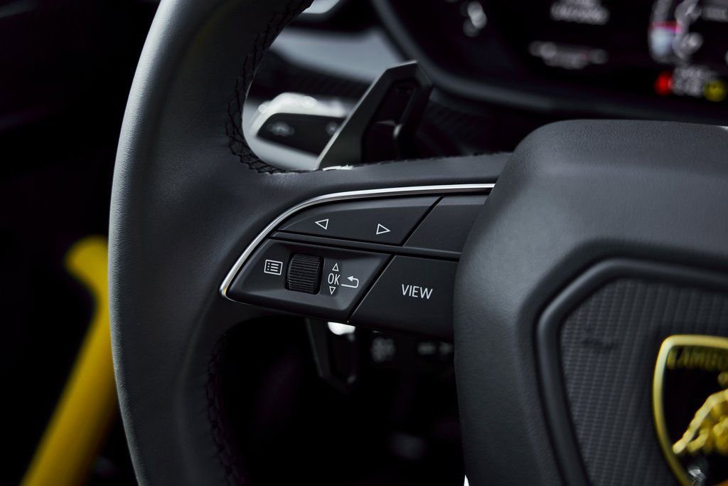 Used 2021 Lamborghini Urus AWD/4WD image 55