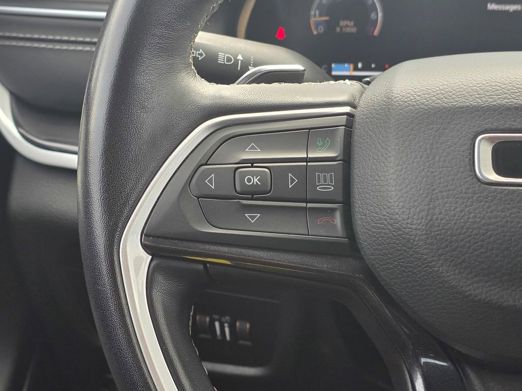 Used 2022 Jeep Grand Cherokee L Laredo w/ Luxury Tech Group I image 37