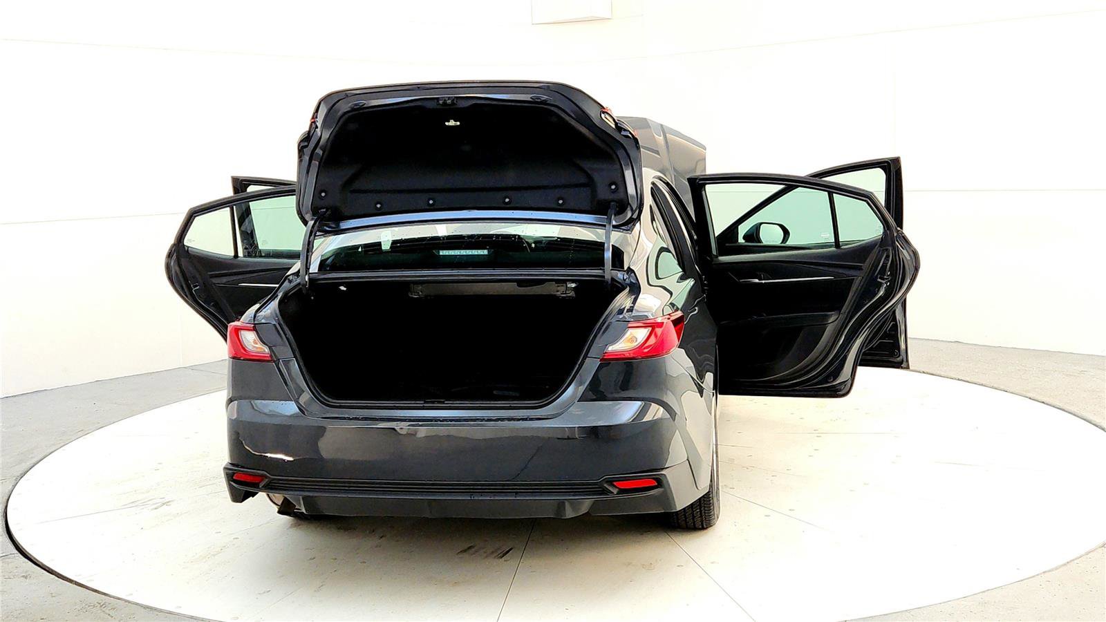 Used 2025 Toyota Camry LE image 11