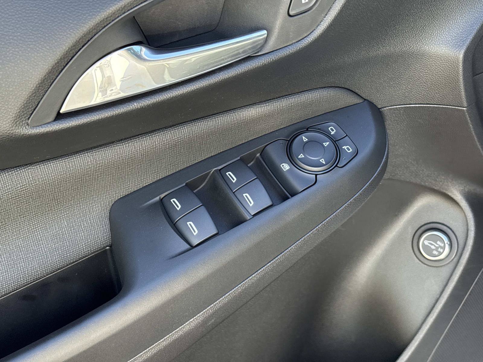 Used 2025 Buick Envista Avenir FWD image 13