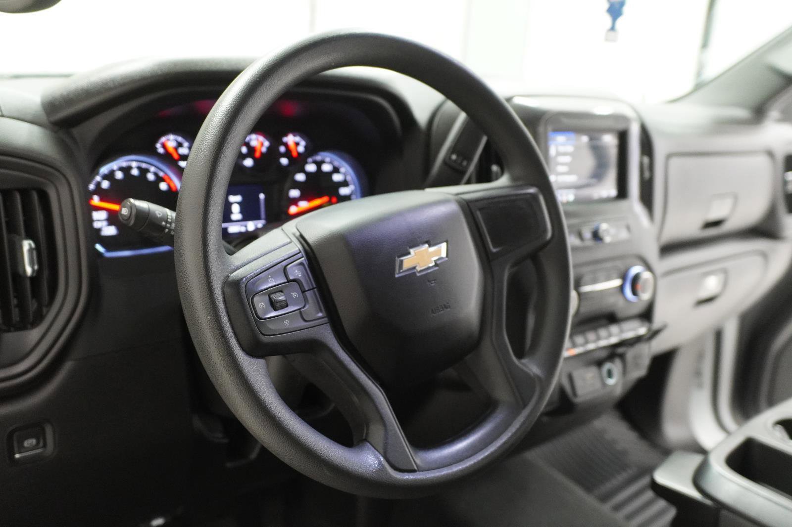 Used 2022 Chevrolet Silverado 1500 Custom image 8