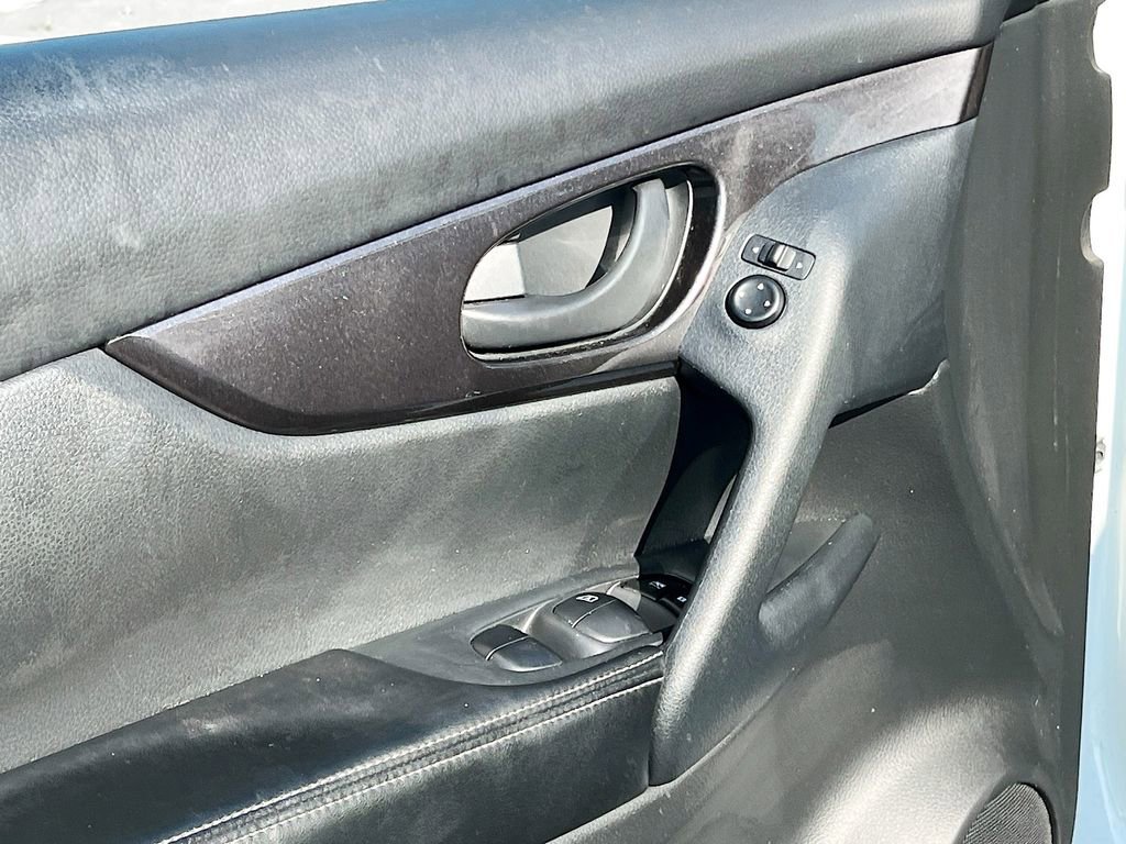 Used 2020 Nissan Rogue S image 17