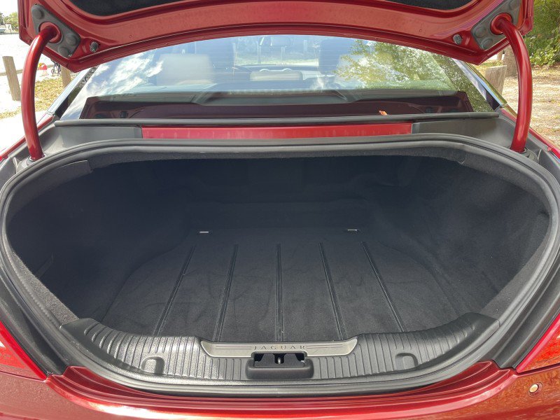 Used 2012 Jaguar XJ image 37