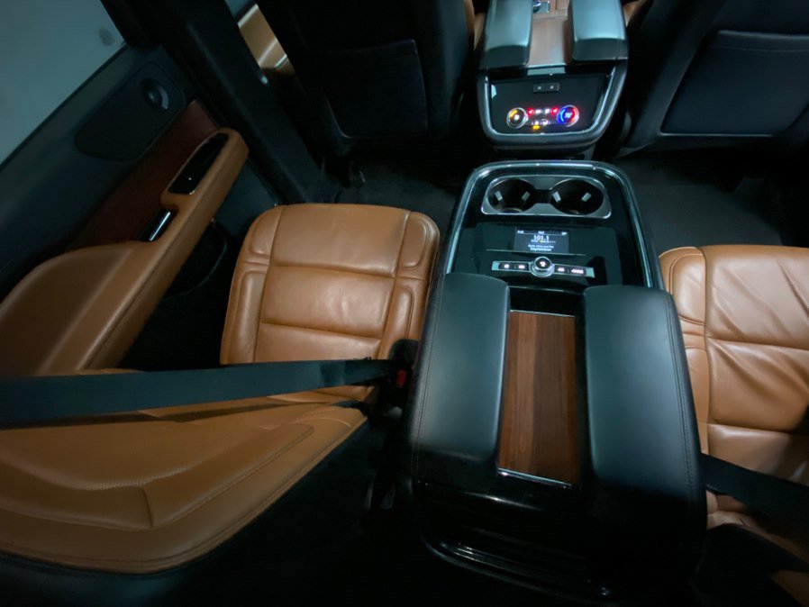 Used 2018 Lincoln Navigator Reserve AWD/4WD image 38