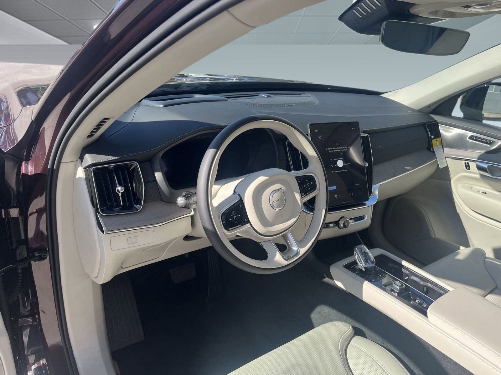 New 2026 Volvo XC90 B6 Ultra w/ Protection Package image 4