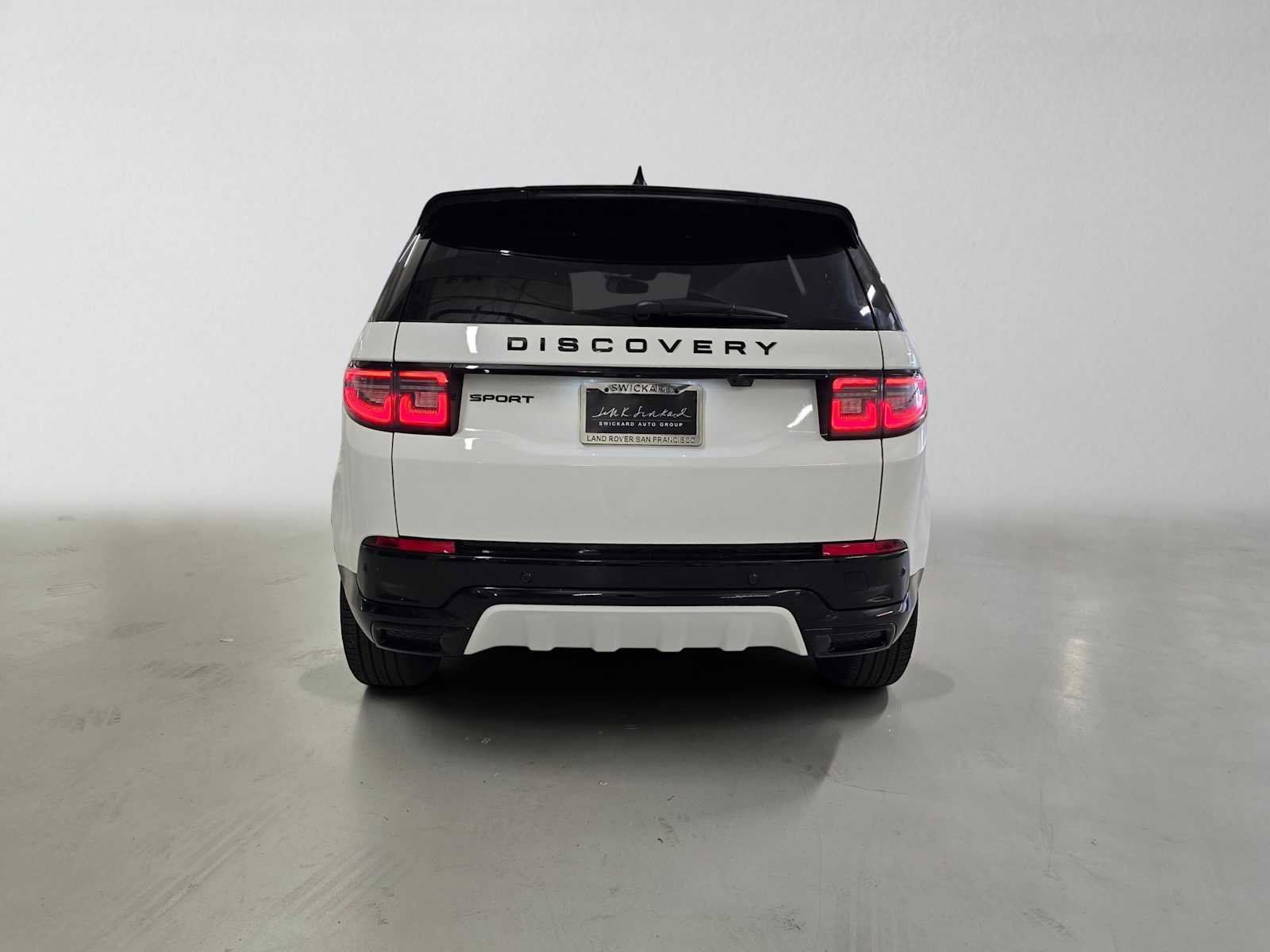 New 2026 Land Rover Discovery Sport Landmark AWD/4WD image 4