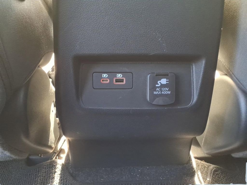 Used 2024 Nissan Frontier SV w/ SV Convenience Package image 13