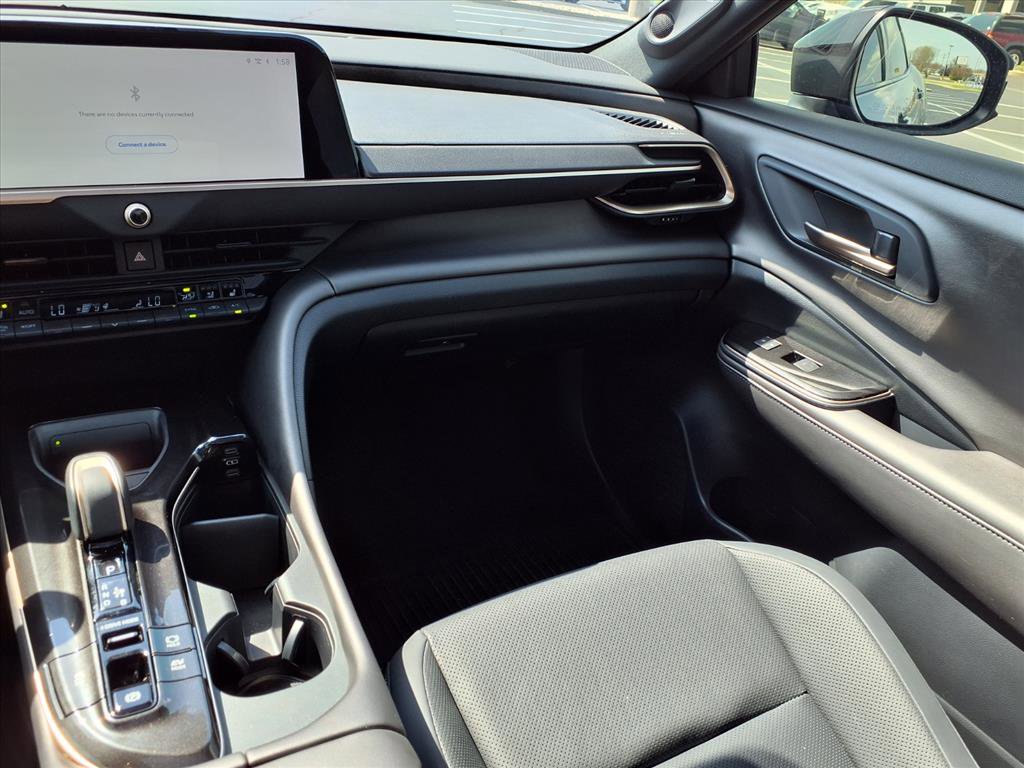 Used 2025 Toyota Crown Nightshade AWD/4WD image 3