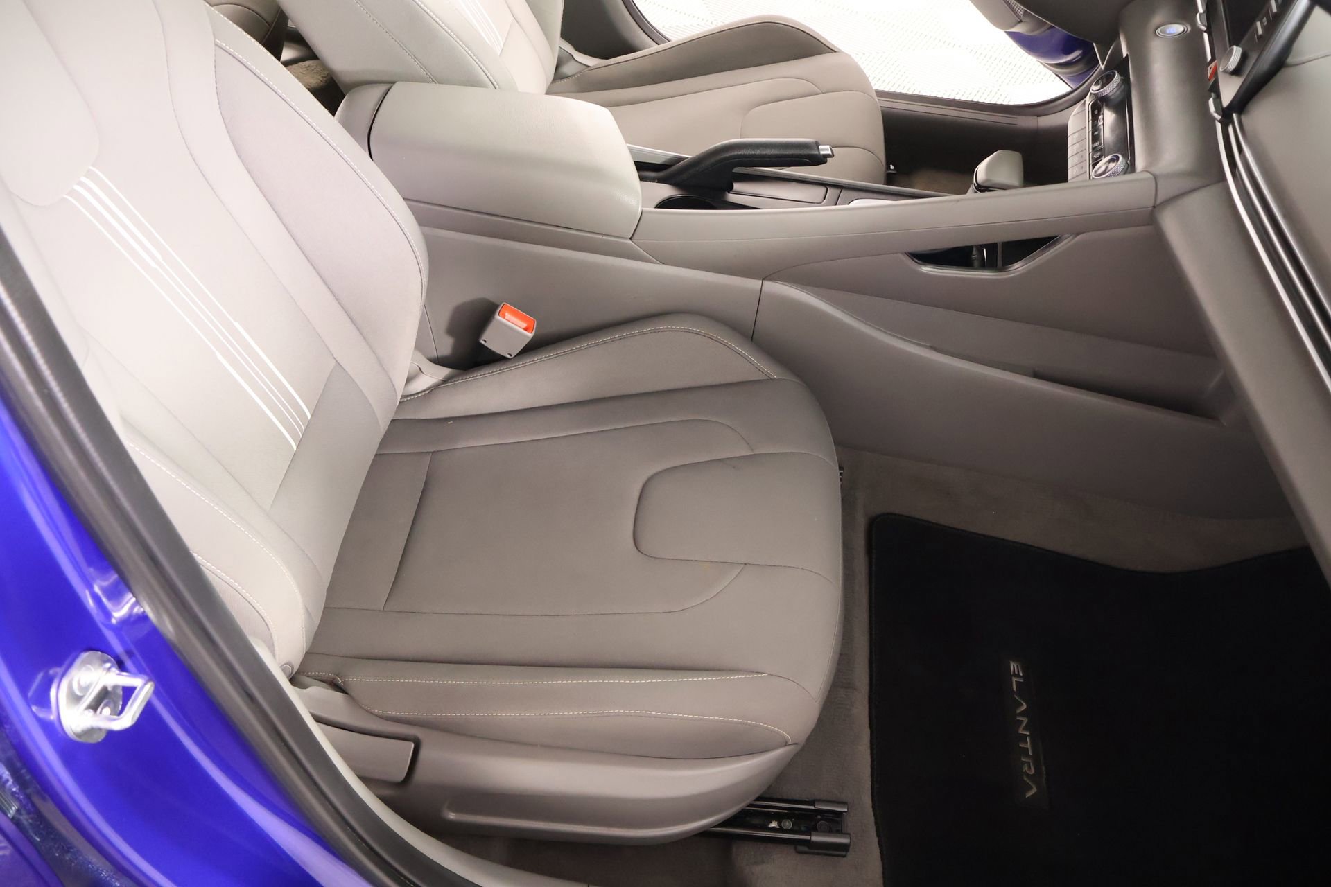 Used 2025 Hyundai Elantra Sport image 12