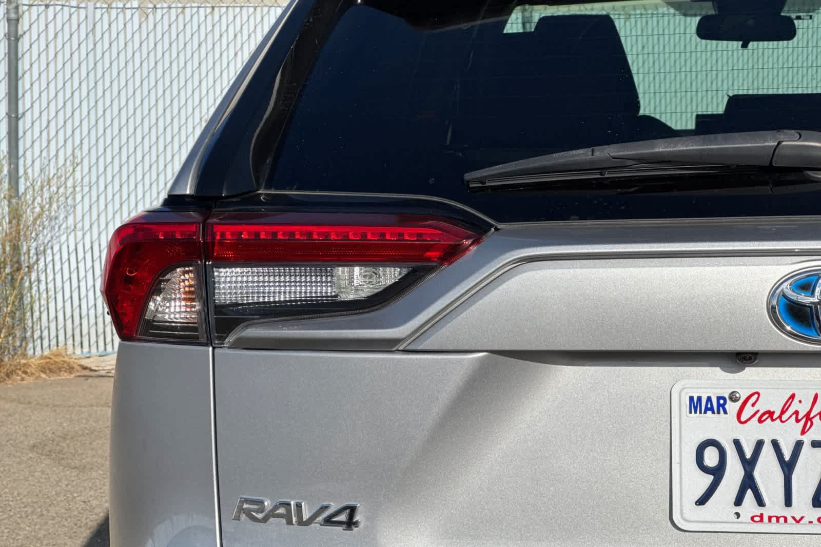 Used 2021 Toyota RAV4 XLE AWD/4WD image 23