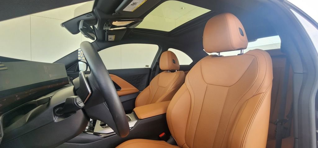 Used 2024 BMW 230i Coupe w/ Convenience Package image 13