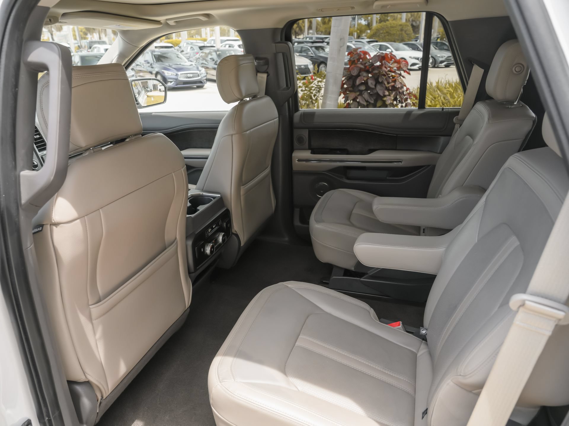 Used 2019 Ford Expedition Limited w/ Equipment Group 301A RWD image 33