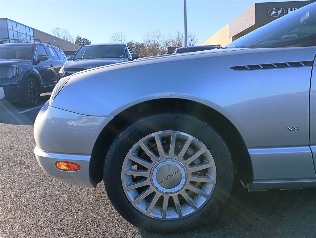 Used 2004 Ford Thunderbird image 16
